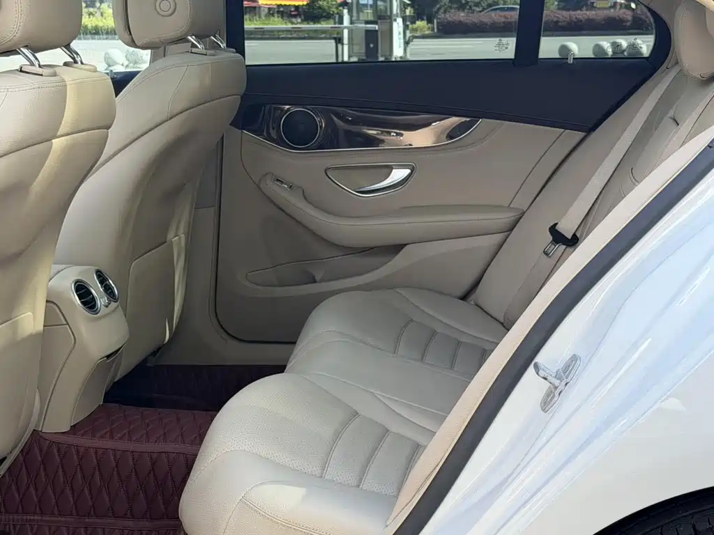 Mercedes-Benz C-Class 2015 — фото 19