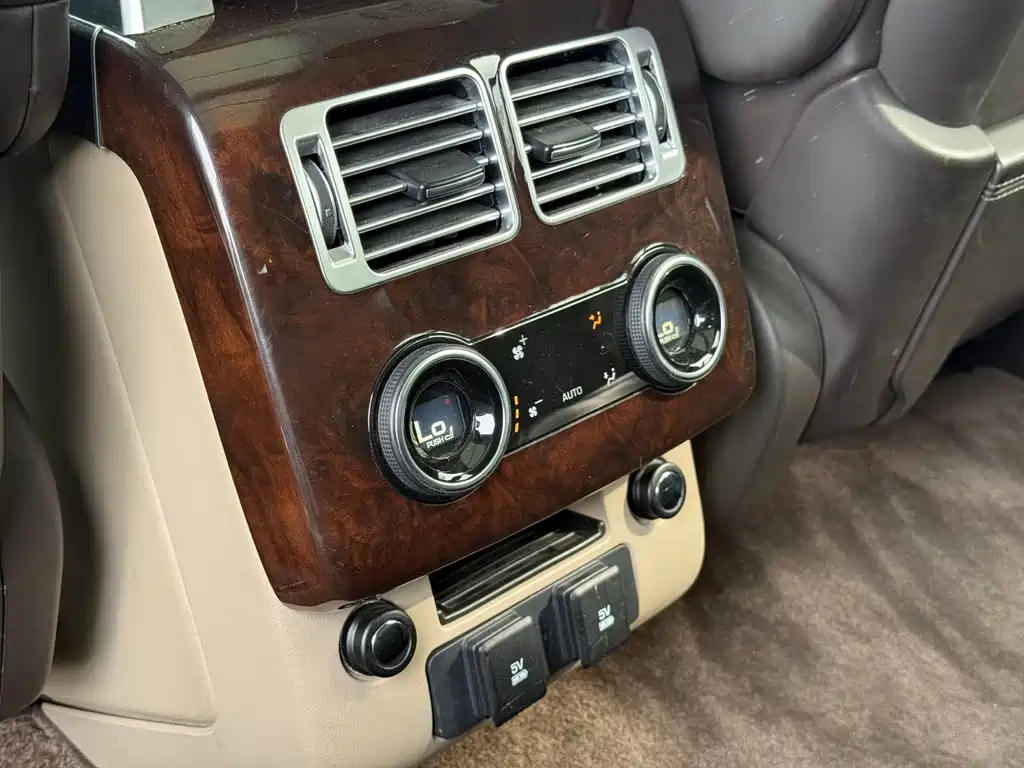 Land Rover Range Rover 2021 — фото 17