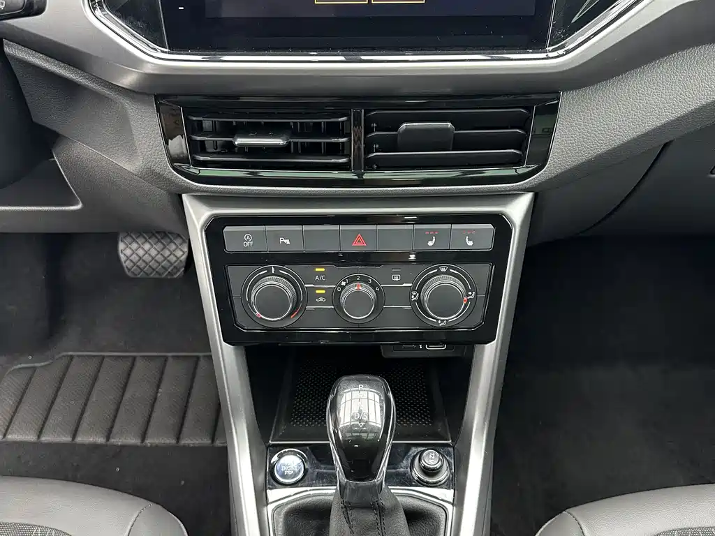 Volkswagen T-Cross 2023 — фото 14
