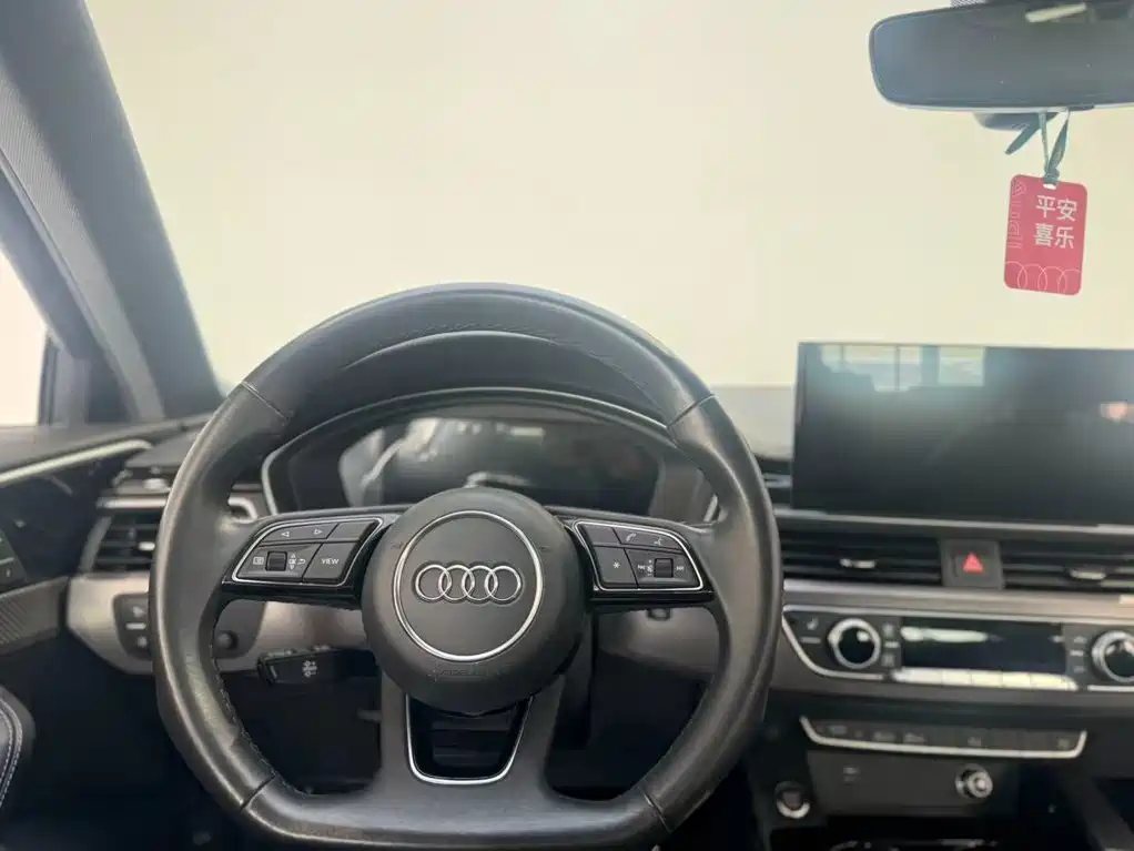Audi A4L 2023 — фото 14