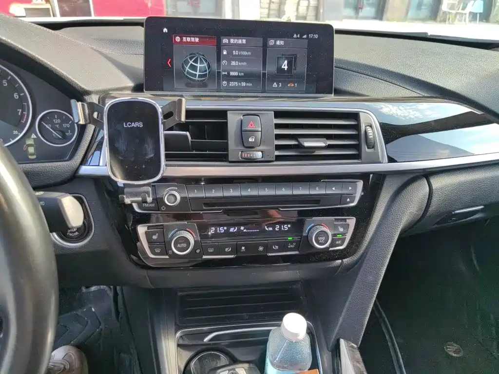 BMW 3 Series 2019 — фото 14