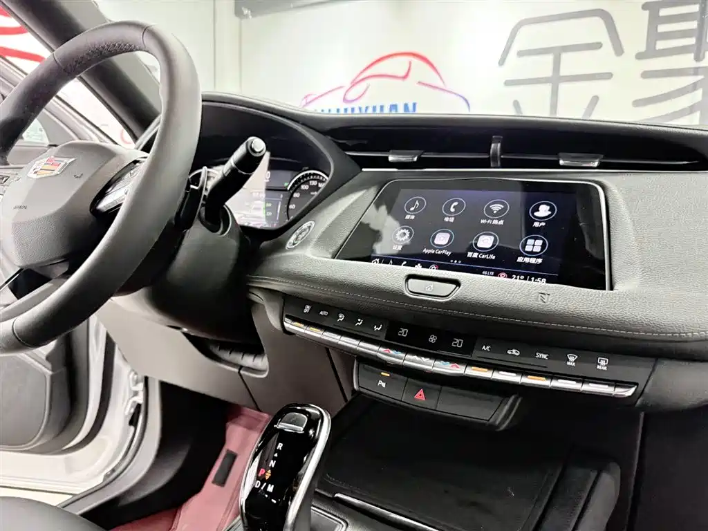 Cadillac XT4 2021 — фото 18