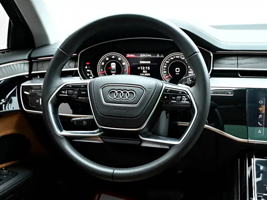 Audi A8 2023 — фото 19