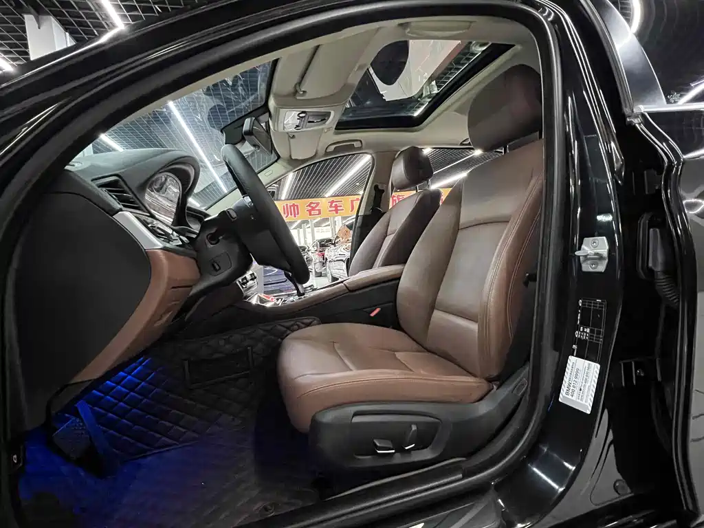 BMW 5 Series 2017 — фото 17