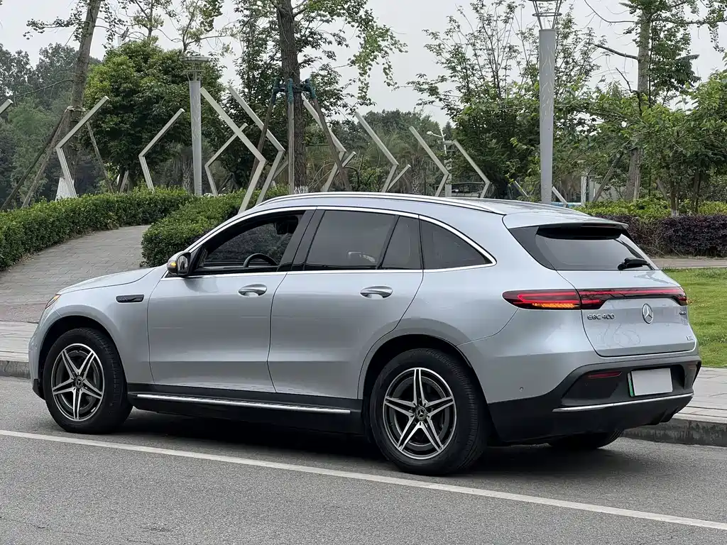 Mercedes-Benz EQC 2021 — фото 18