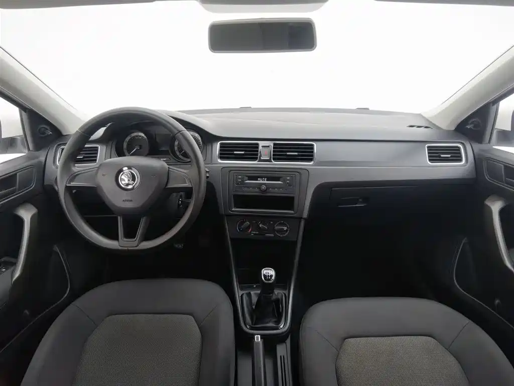 Skoda Rapid Spaceback 2019 — фото 5
