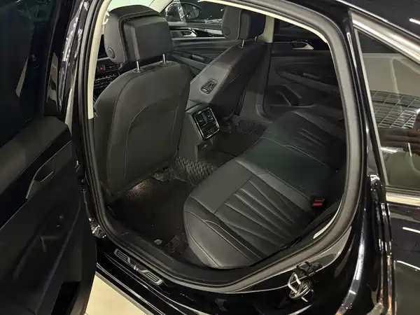 Volkswagen Passat 2025