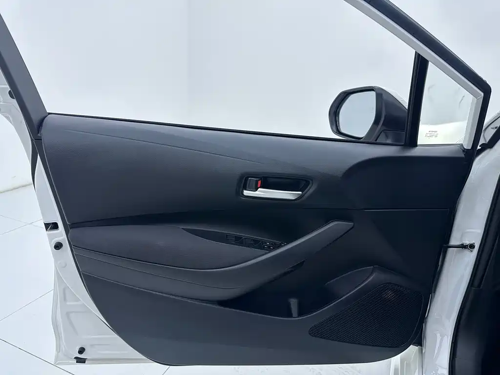 Toyota Corolla 2022 — фото 17
