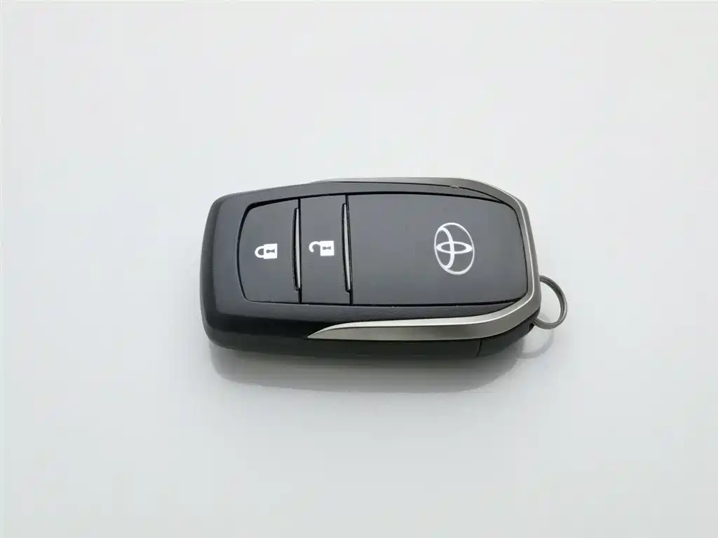 Toyota RAV4 2018 — фото 19