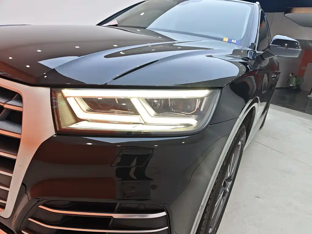 Audi Q5L 2021 — фото 23