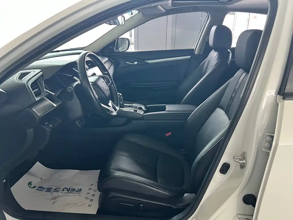 Honda Civic 2018 — фото 16