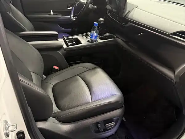 Toyota Sienna 2024