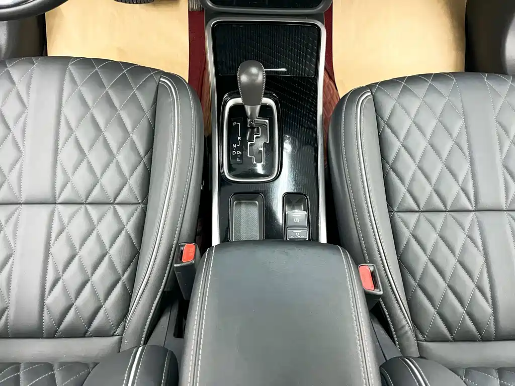 Mitsubishi Outlander 2021 — фото 12
