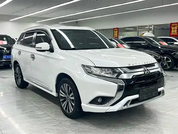Mitsubishi Outlander 2021