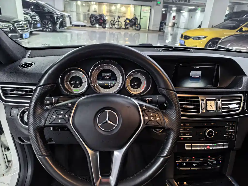Mercedes-Benz E-Class 2015 — фото 15