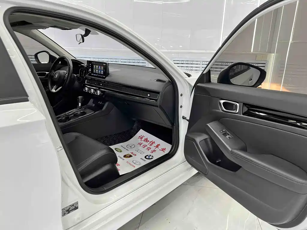 Honda Civic 2023 — фото 17