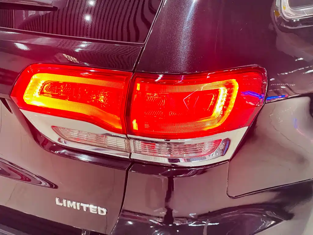 Jeep Grand Cherokee 2014 — фото 23