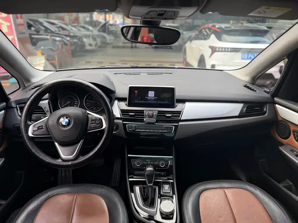 BMW 2 Series Active Tourer 2016 — фото 10