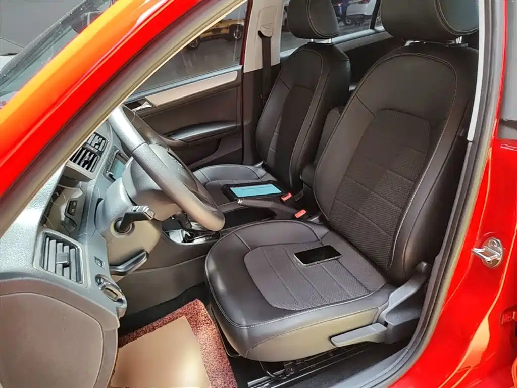 Skoda Rapid Spaceback 2017 — фото 15