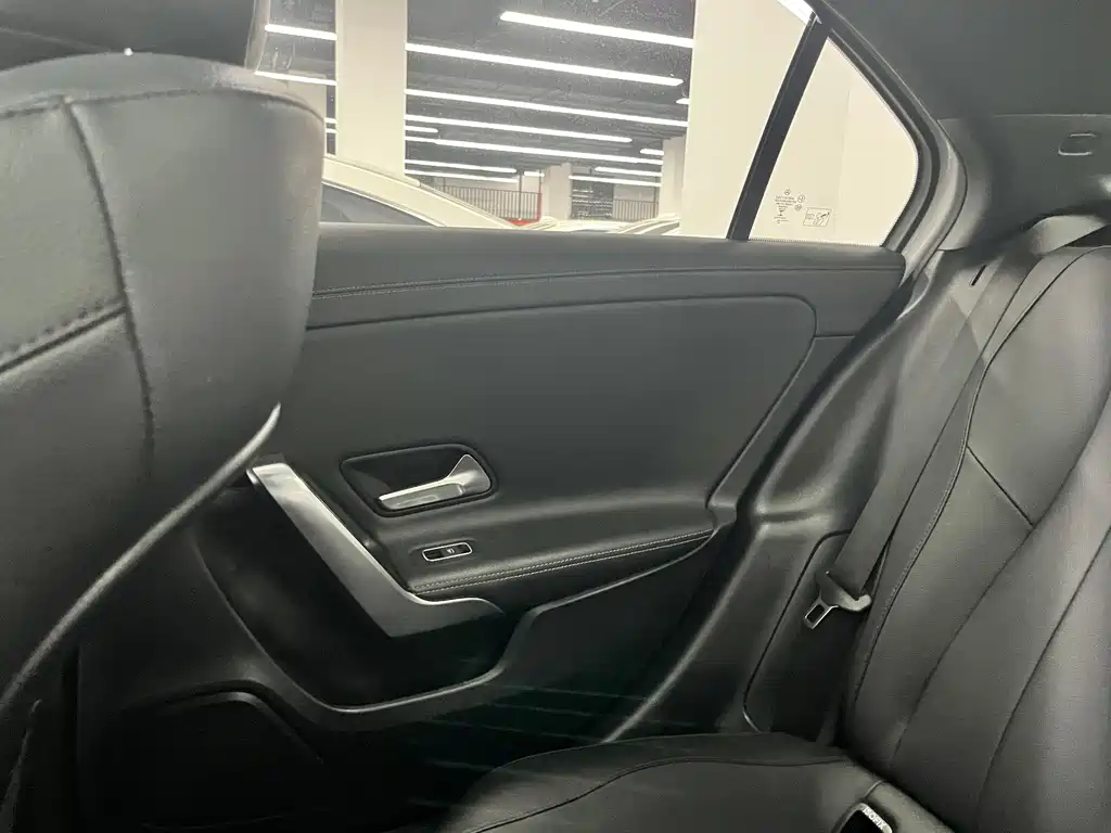 Mercedes-Benz A-Class 2022 — фото 16