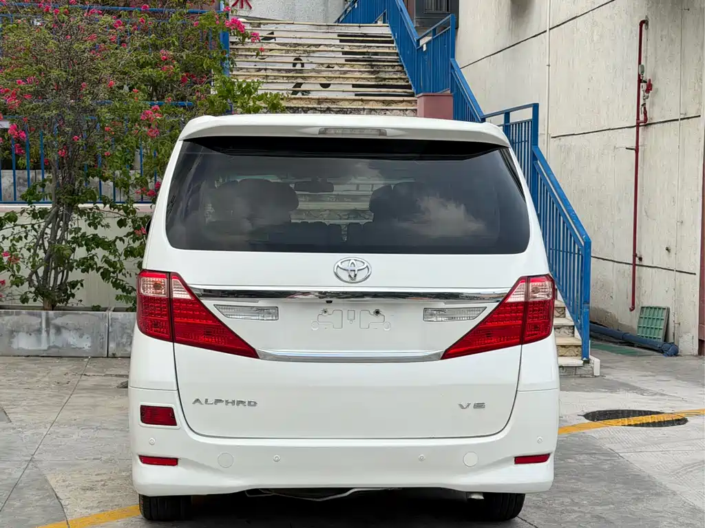 Toyota Alphard 2013 — фото 4