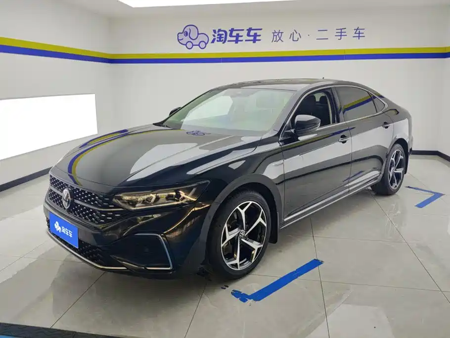 Volkswagen Passat 2023