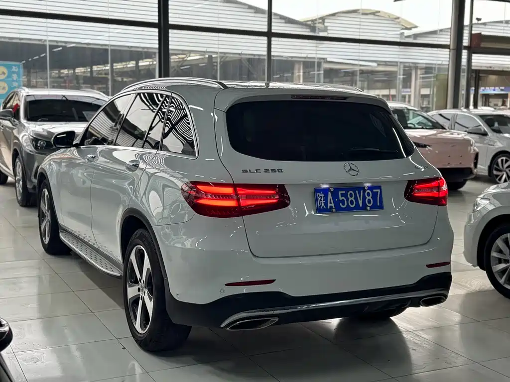 Mercedes-Benz GLC 2017 — фото 12