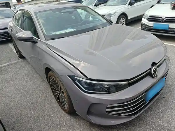 Volkswagen Passat 2024
