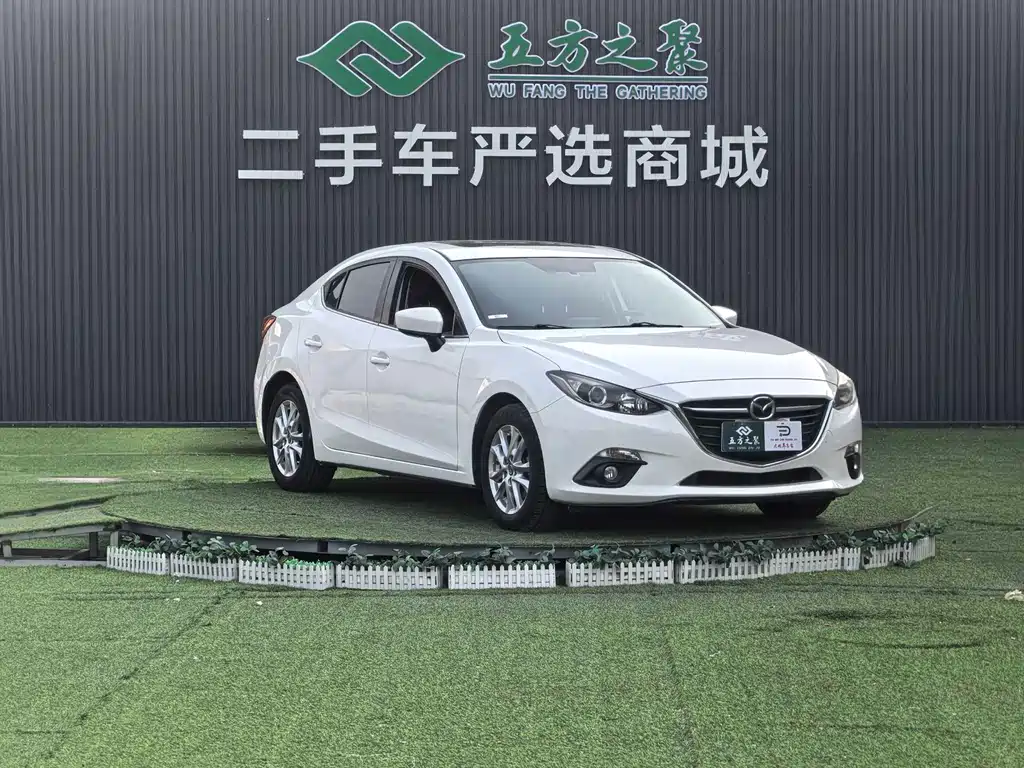 Mazda 3 Axela 2016 — фото 3