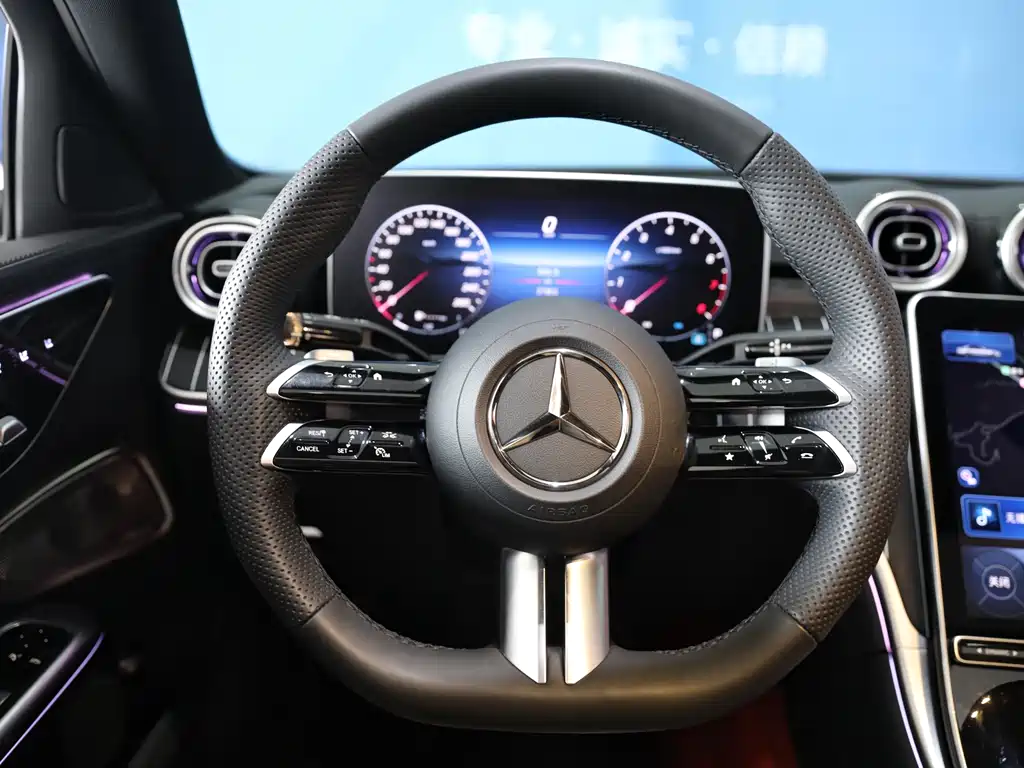 Mercedes-Benz C-Class 2025 — фото 12