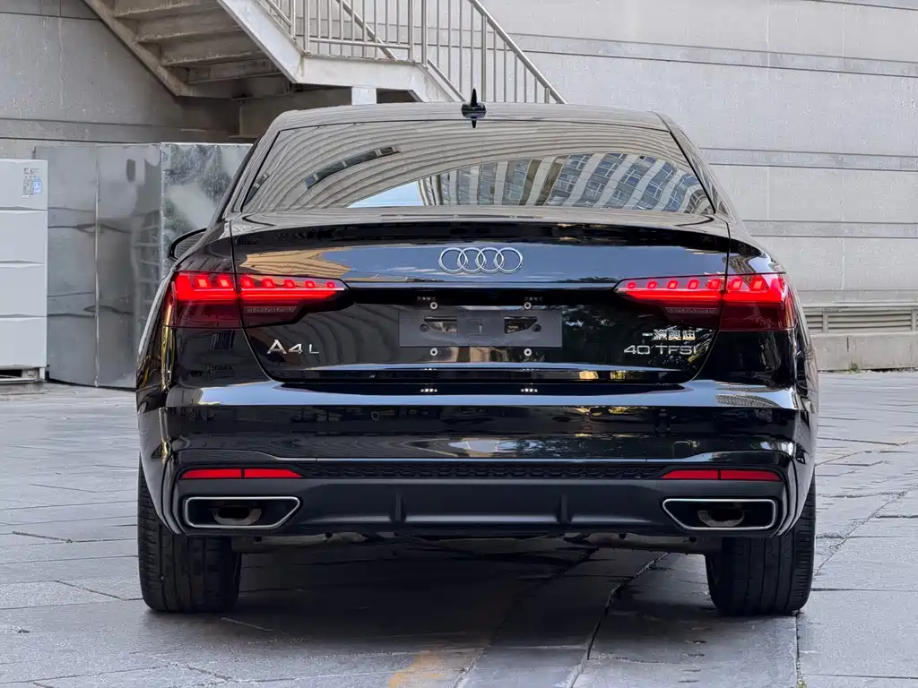 Audi A4L 2023 — фото 14