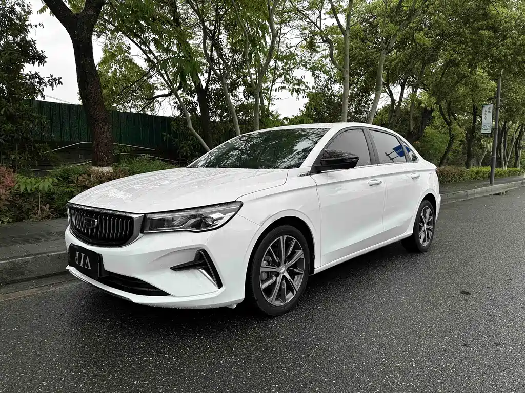 Geely Emgrand 2021