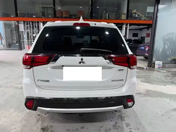 Mitsubishi Outlander 2018