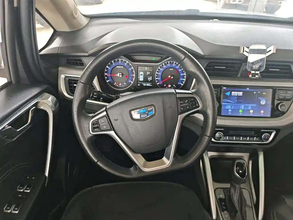 Geely Vision X3 2018 — фото 11