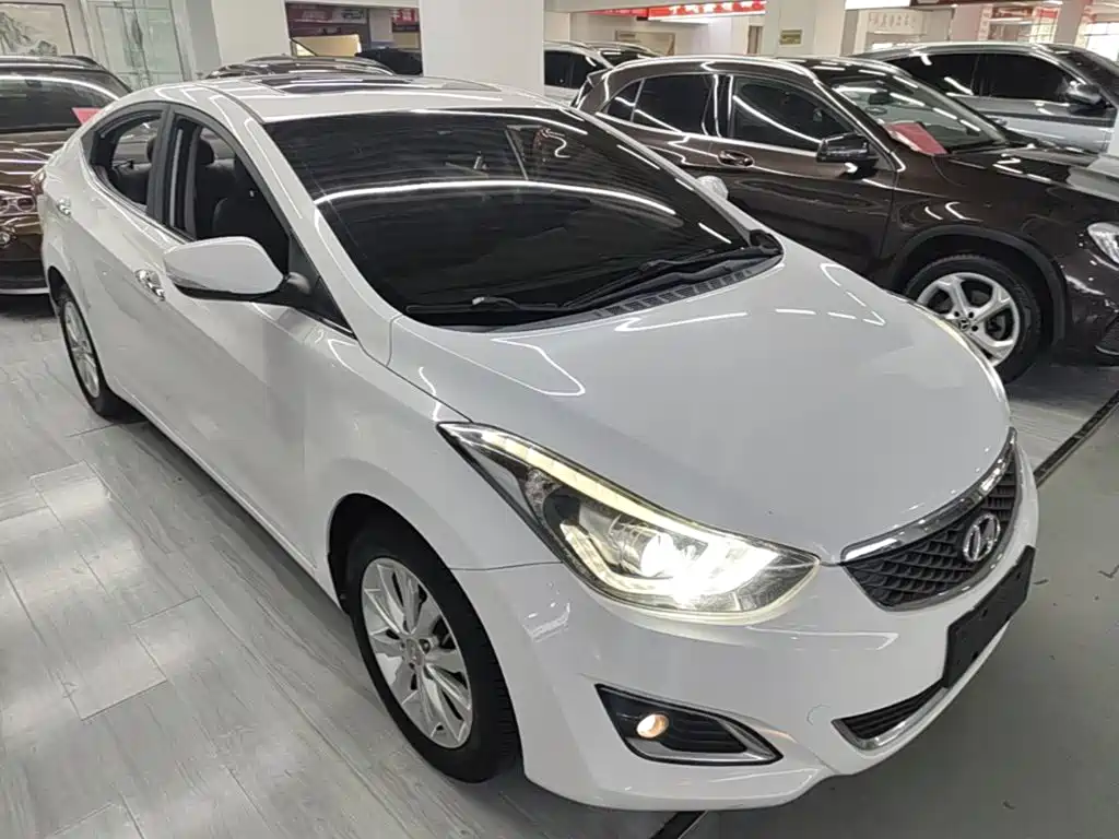 Hyundai Elantra Langdong 2016 — фото 22