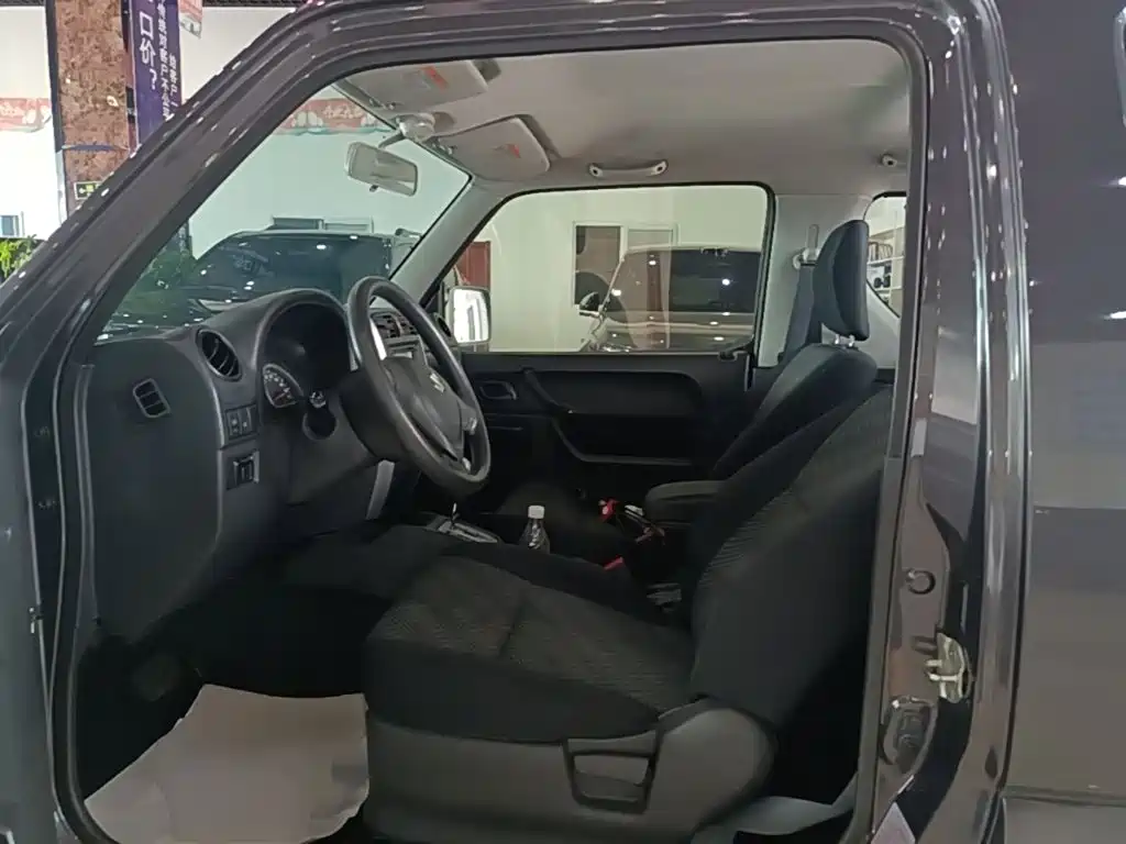 Suzuki Jimny 2015 — фото 15