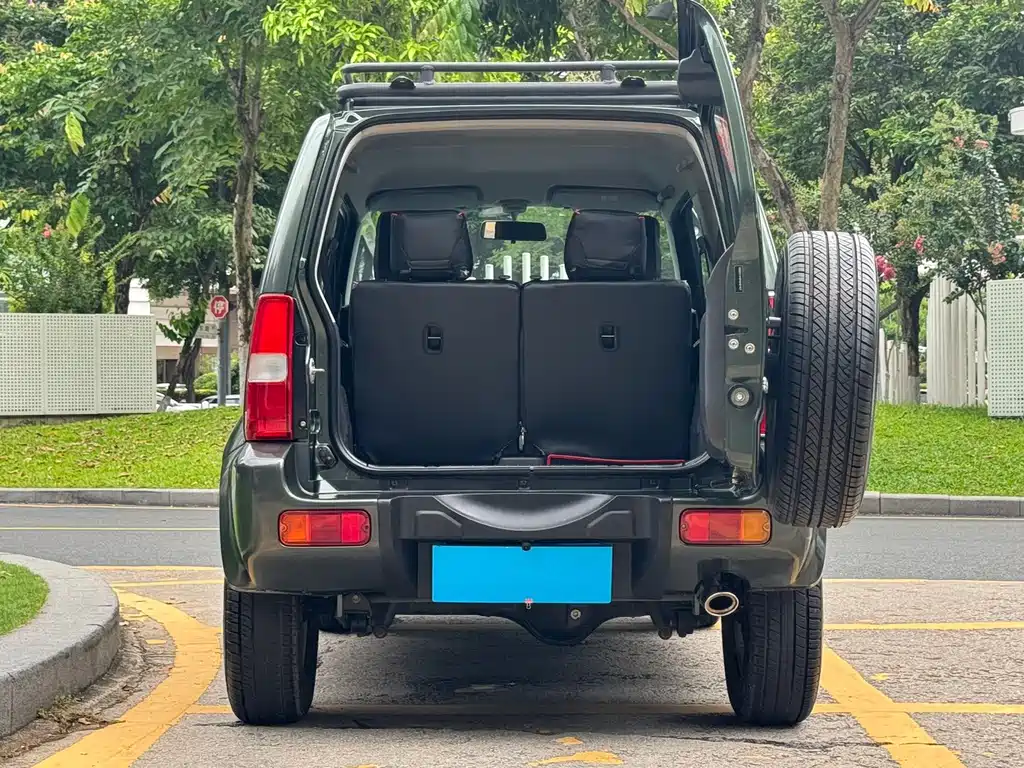 Suzuki Jimny 2018 — фото 15