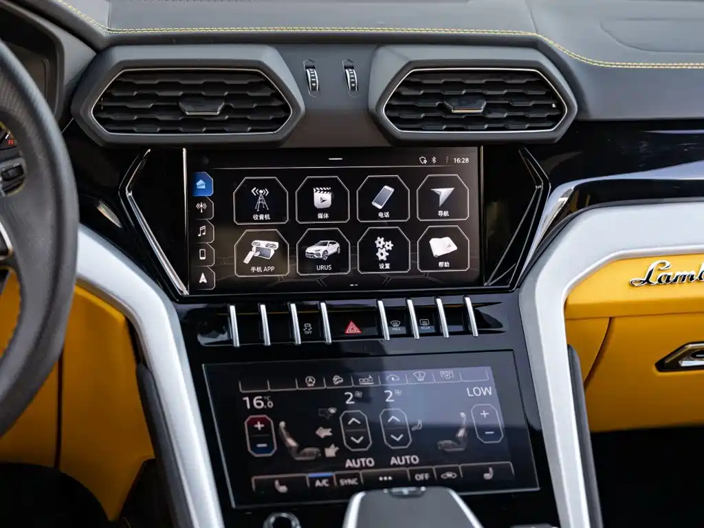 Lamborghini Urus 2023 — фото 14