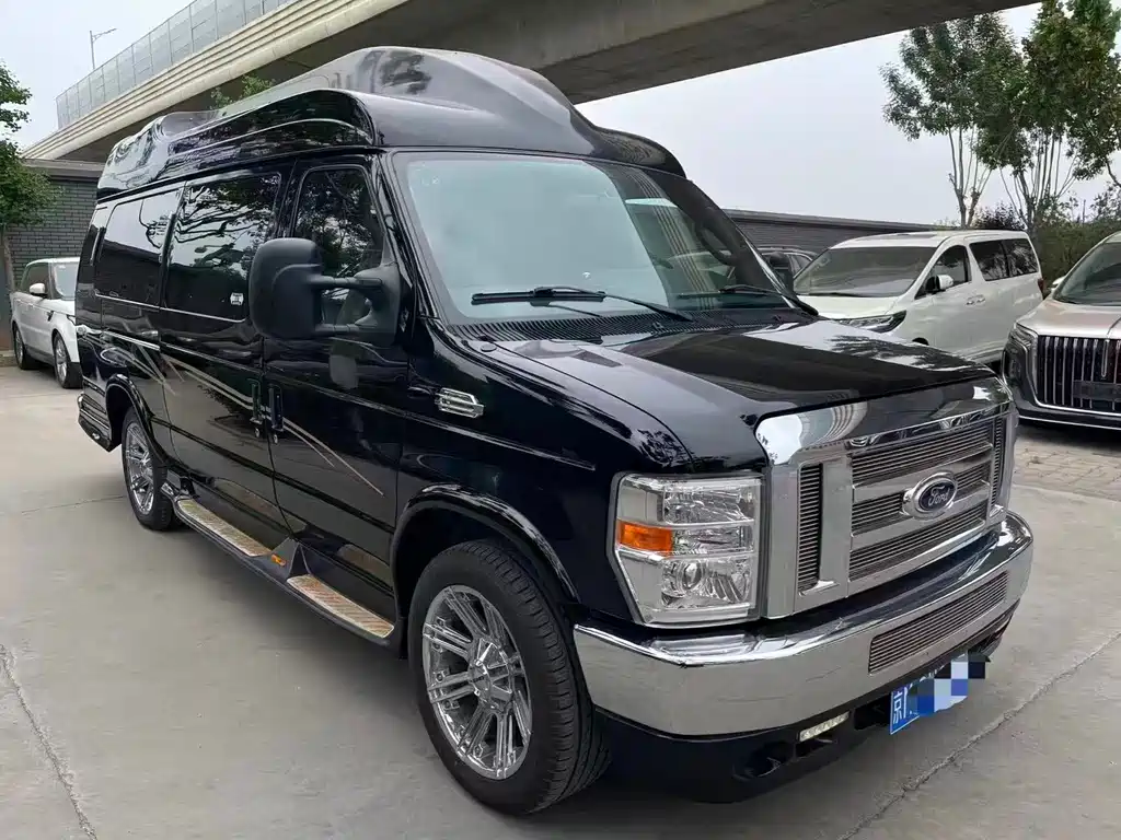 Ford E350 2015 — фото 1