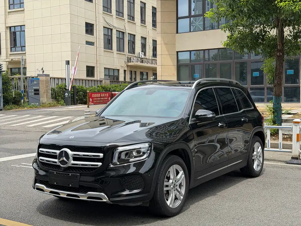 Mercedes-Benz GLB 2022 — фото 1
