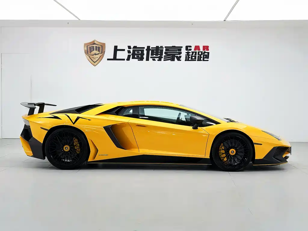 Lamborghini Aventador 2016 — фото 15