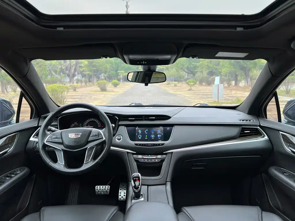 Cadillac XT5 2018 — фото 11
