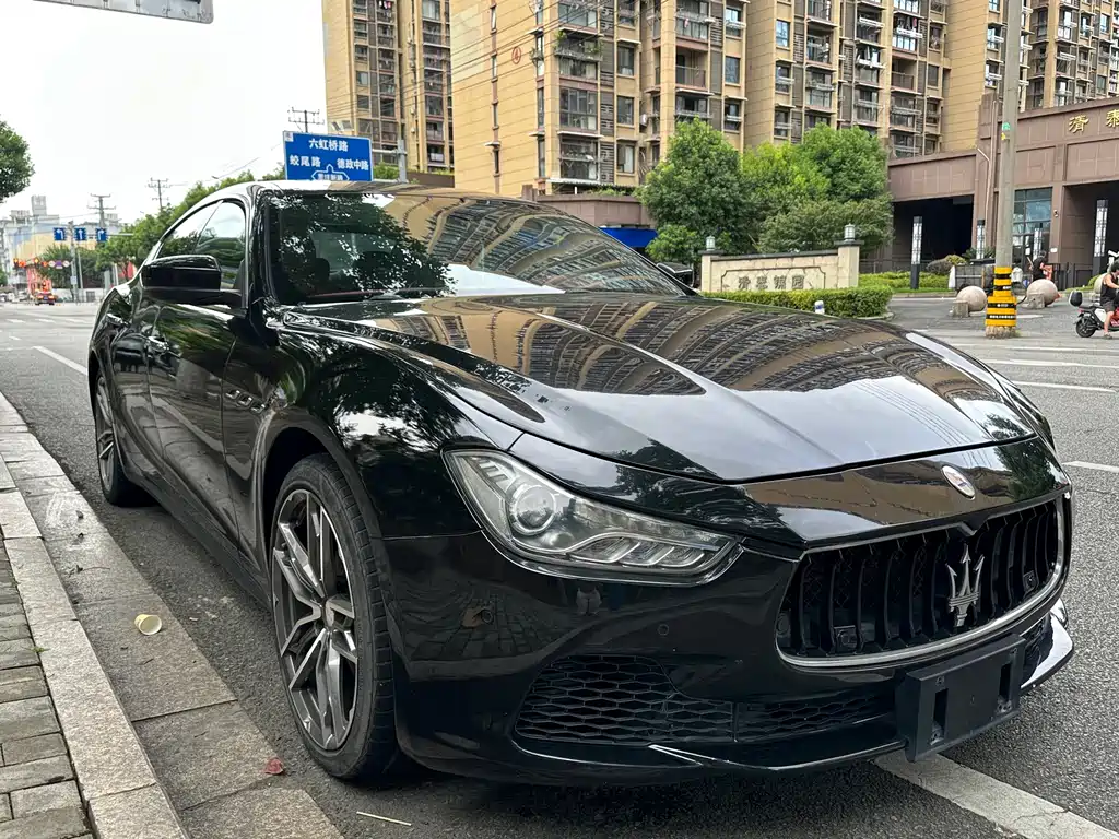 Maserati Ghibli 2017 — фото 24