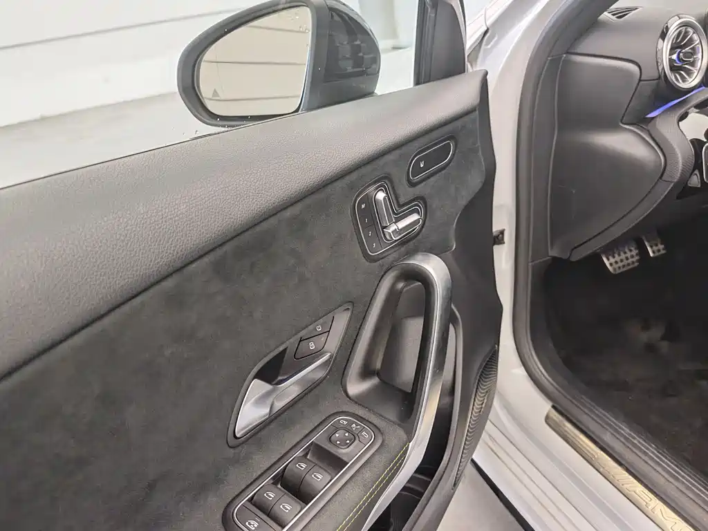 Mercedes-Benz A-Class AMG 2024 — фото 14