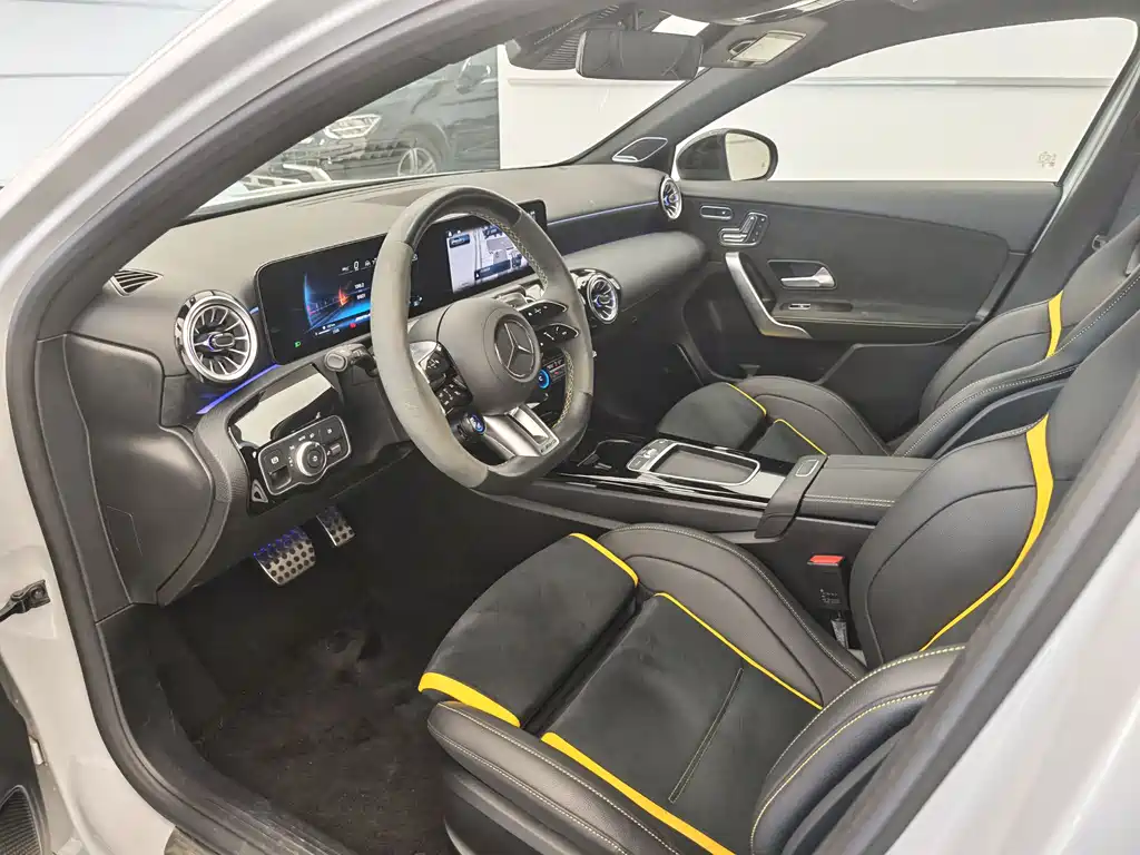 Mercedes-Benz A-Class AMG 2024 — фото 12