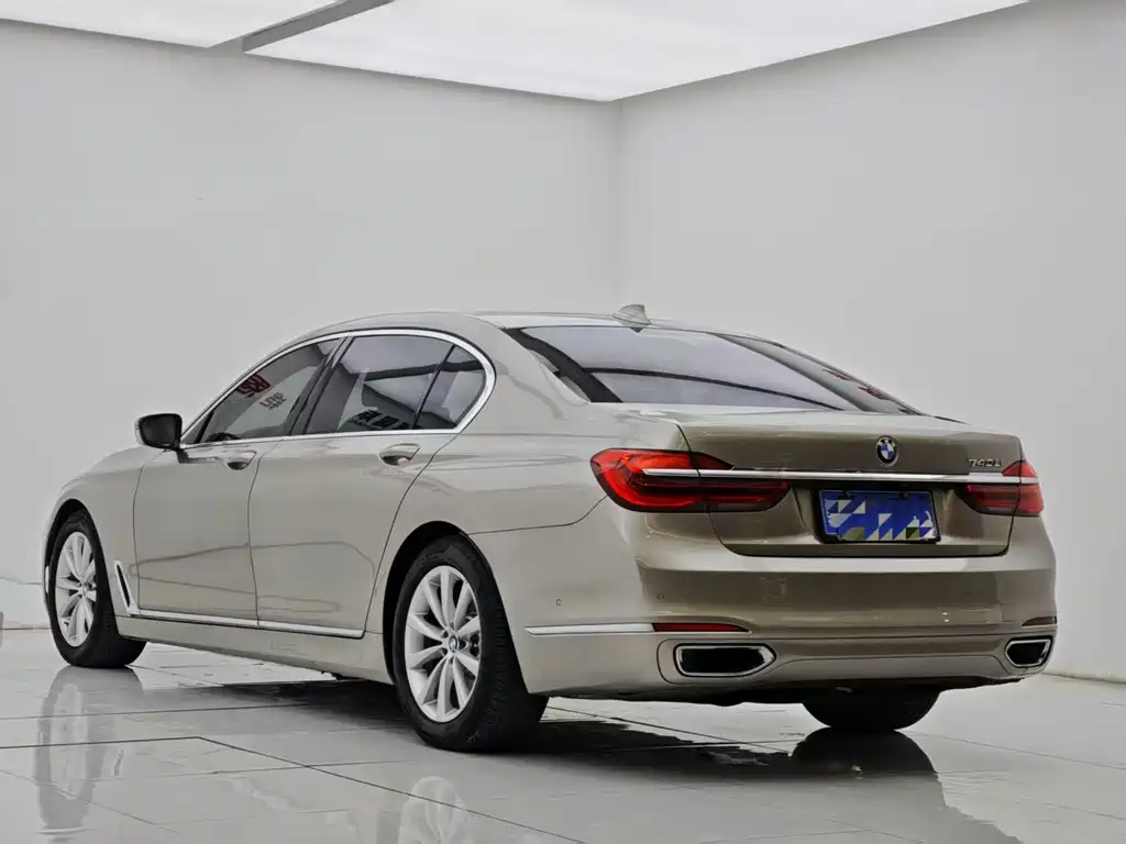 BMW 7 Series 2016 — фото 8