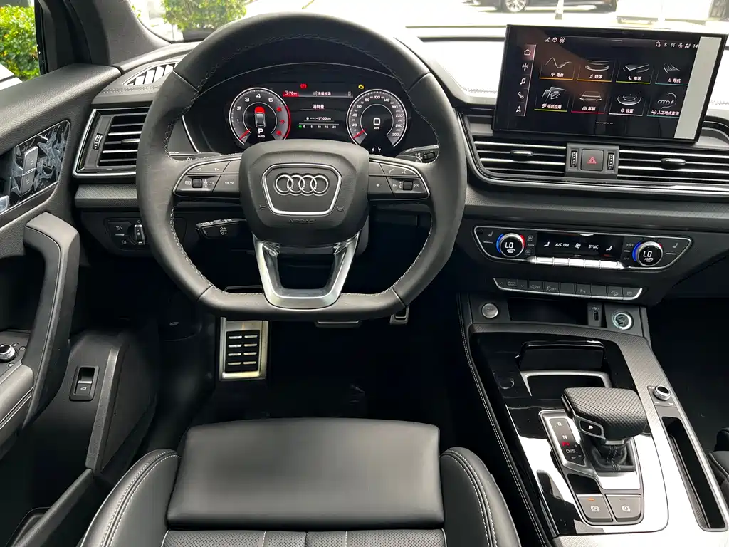 Audi Q5L 2025 — фото 11