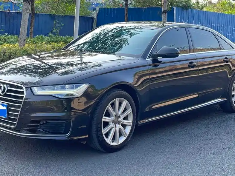 Audi A6L 2018 — фото 1