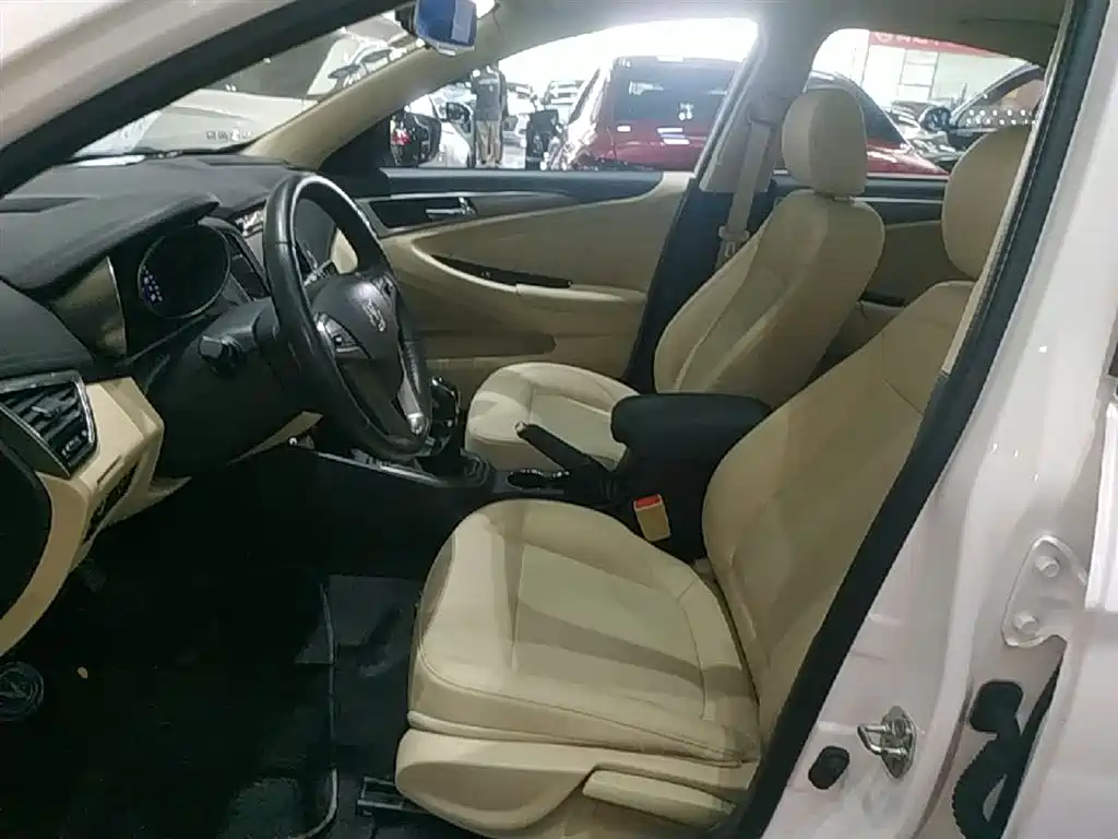 Changan Eado 2016 — фото 15