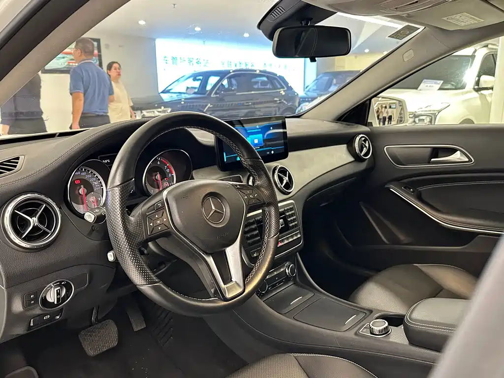 Mercedes-Benz GLA 2016 — фото 9